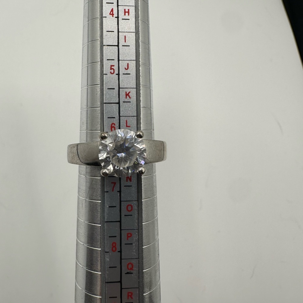 Elegant White Gold/Silver Cubic Zirconia Solitair… - image 3